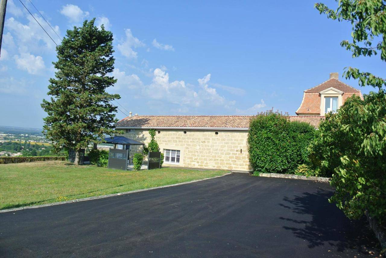 Three-Bedroom House in Beaupuy, Région de Marmande