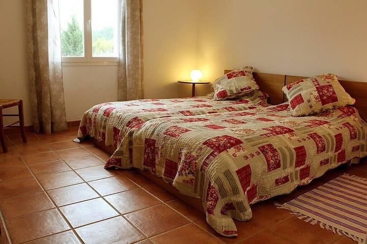 Location de vacances pour 6 personnes, avec terrasse ainsi que piscine et jardin à Pierrevert - 4