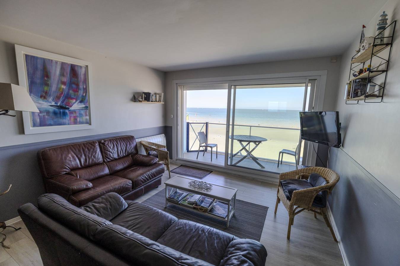 Appartement entier, Appartement Au Grand Bleu, 60 m² face mer, balcons, garage in Wimereux, Région de Boulogne-sur-Mer