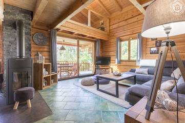 Gîte pour 10 personnes, avec jardin et terrasse à Queige