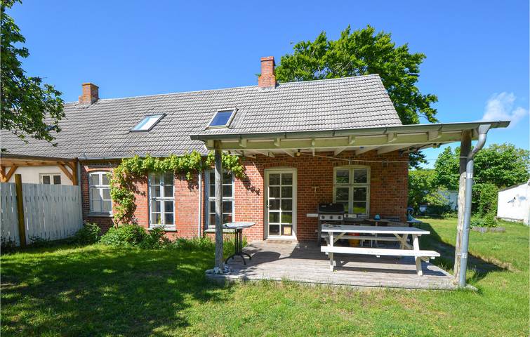 Feriehus for 8 personer, med Terrasse og Hage i Anholt