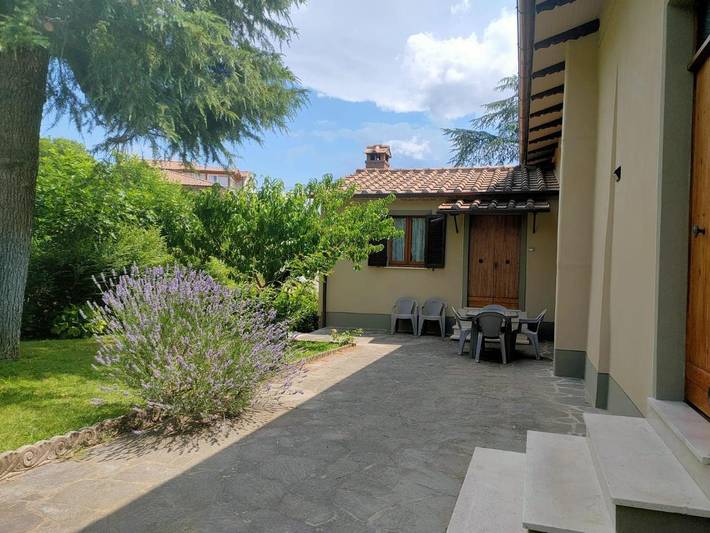 Ferienwohnung für 5 Personen, mit Balkon und Terrasse sowie Garten und Ausblick