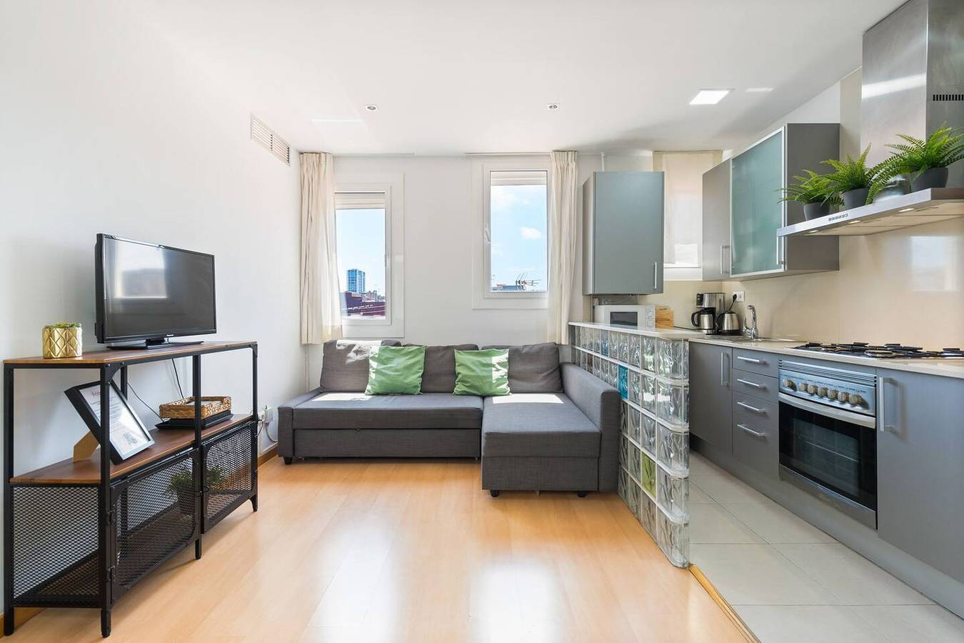 Apartamento entero, Bright & Breezy in Barcelona in Centro Barcelona, Barcelona