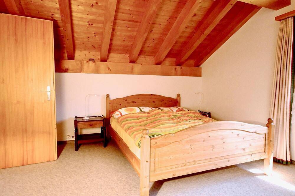 Ganze Wohnung, Tgèsa Garnetsch Zeller, (Sedrun), 170.03 in Sedrun, Tujetsch