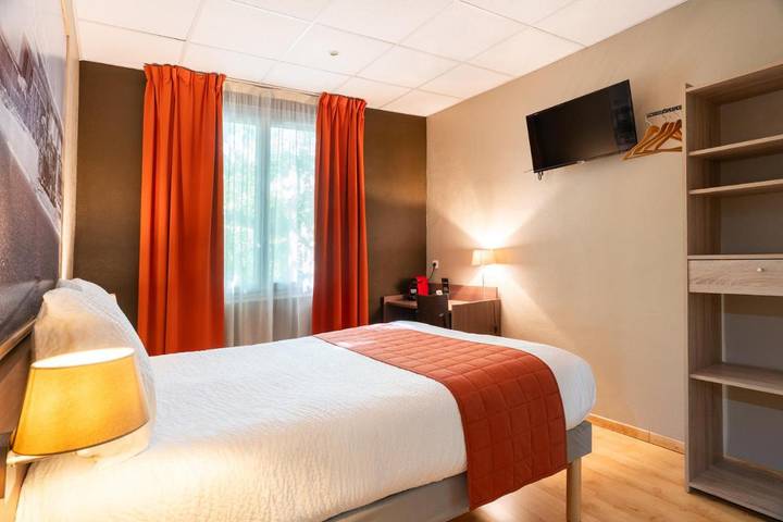 Hôtel pour 2 personnes, avec terrasse, animaux acceptés à La Coucourde