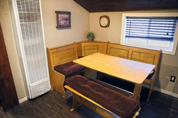 Log Cabin for 3 People in Big Bear Lake, San Bernardino County, Photo 3