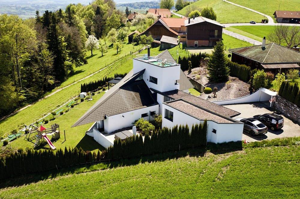 Luxusvilla auf dem Hügel mit Minigolf, Innenpool, Wellness & Spa in Rüeggisberg, Berner Oberland