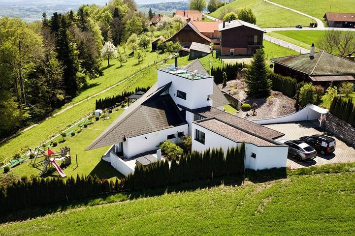Villa für 9 Personen, mit Garten und Whirlpool sowie Sauna im Berner Oberland - 2