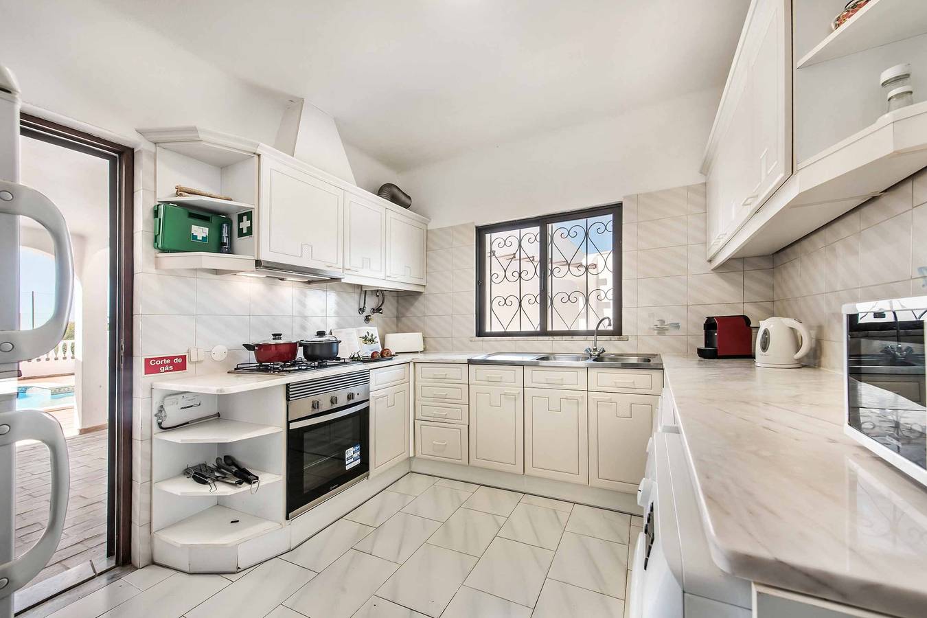 Villa voor 6 personen met terras in Armação de Pera, Faro District
