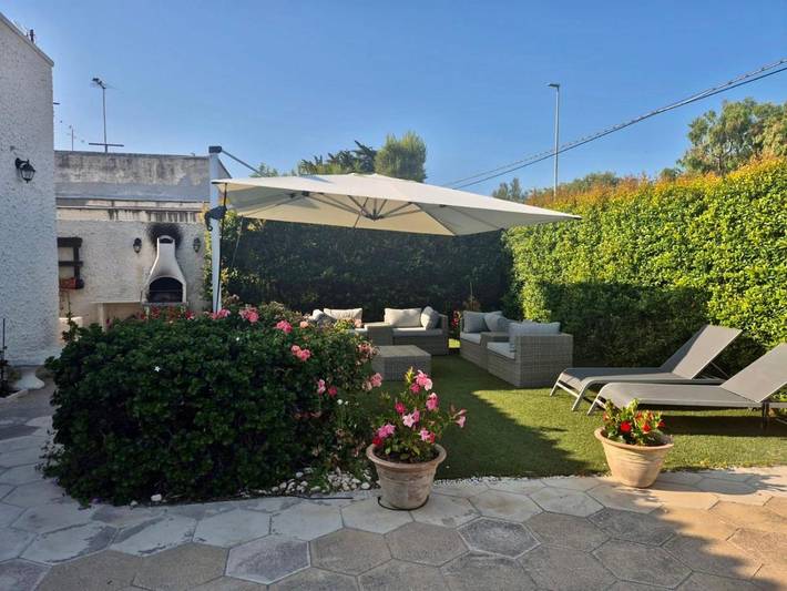 Location de vacances pour 6 personnes, avec jardin et vue à Torre Chianca - 2