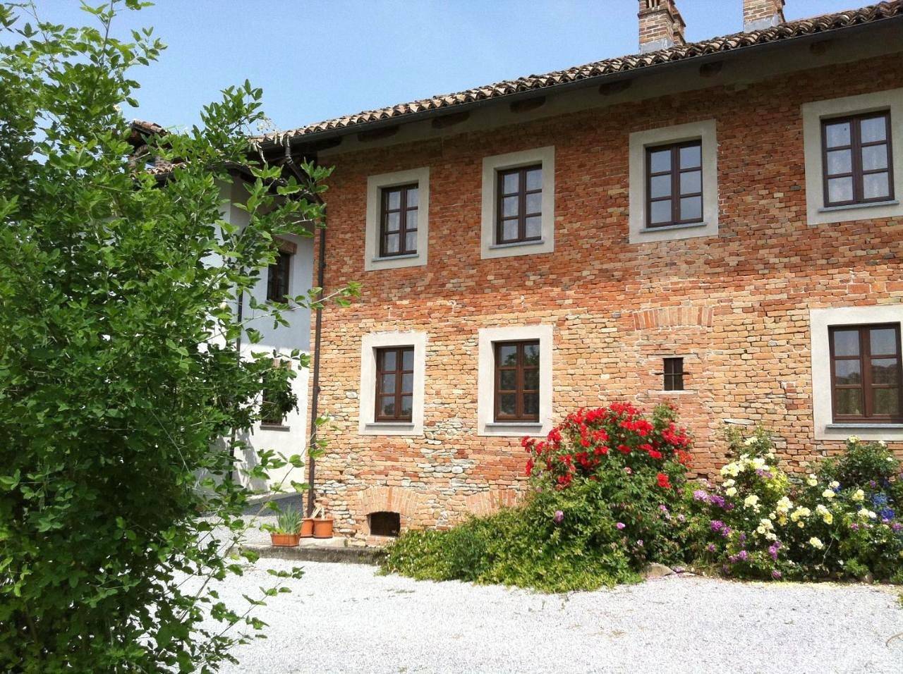 B&B Cascina Gaione Via Gallina,18b 12052 Neive cn in Neive, Langhe