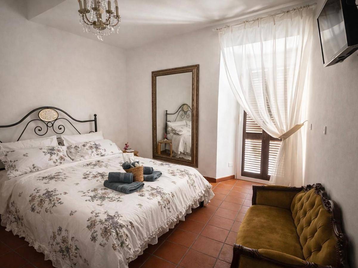 Ganze Wohnung, Two-Bedroom Apartment in Nettuno, Rom Provinz
