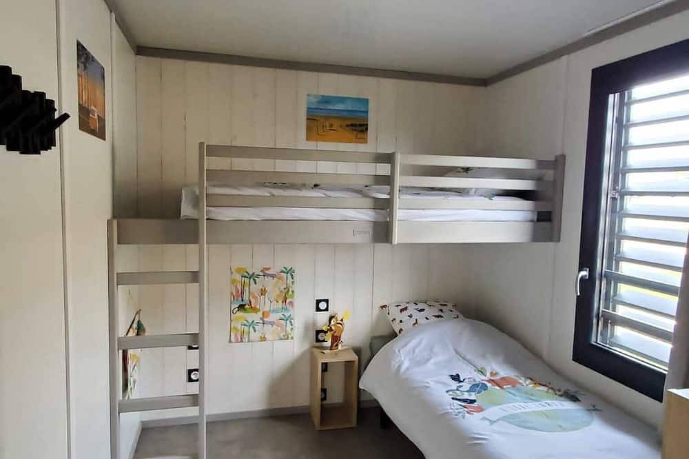 T3 chalet 4 pers + Bb - plages Capbreton/Hossegor : 12 km. Piscine et spa. in Saubrigues, Région de Dax
