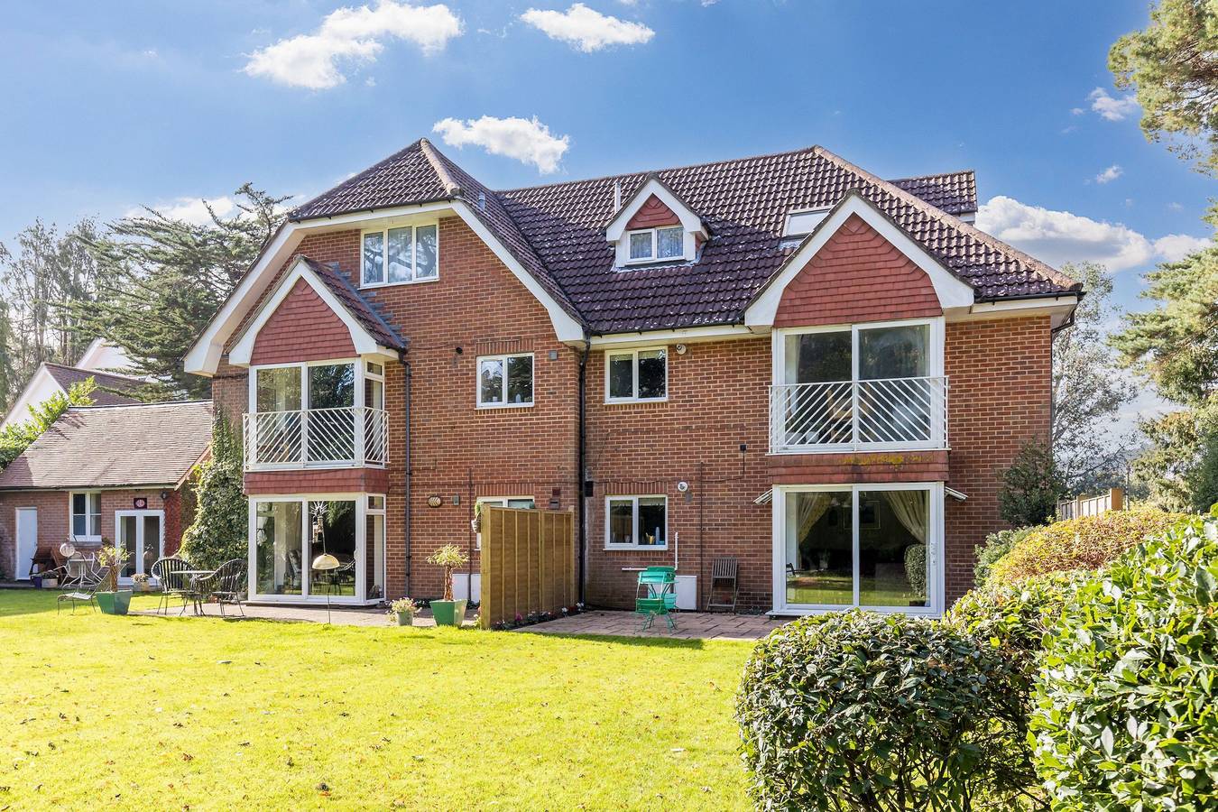 Entire apartment, The Gables Penthouse in Poole, South West England