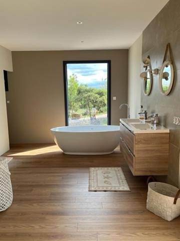 Location de vacances pour 4 personnes, avec piscine ainsi que vue et jardin dans Pic Saint-Loup - 3