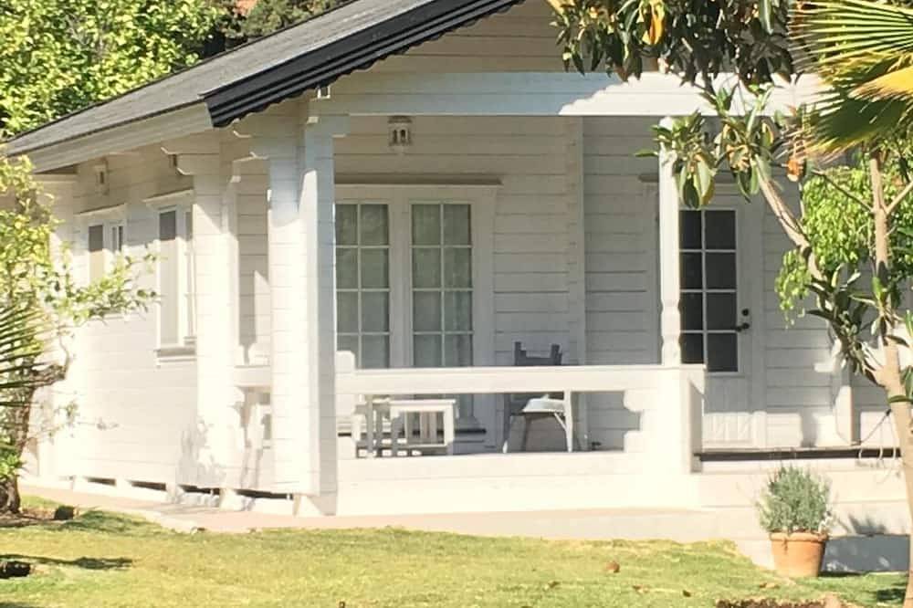 Chalet confort dans un superbe jardin à 5mn de la plage. in Reinoso, Estepona