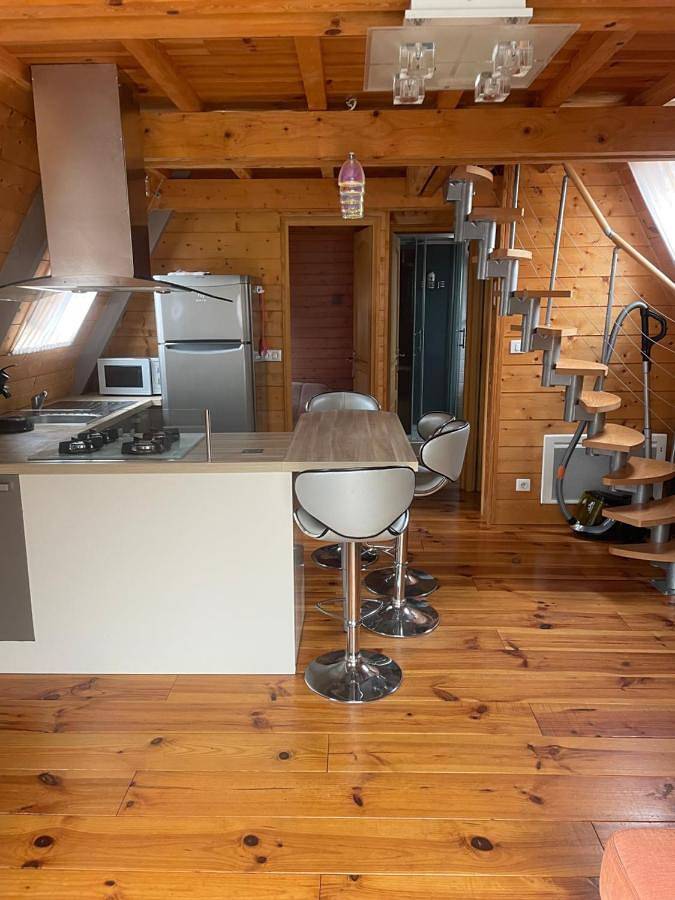 Gîte pour 4 personnes, avec jardin ainsi que terrasse et vue à Pouzac - 4