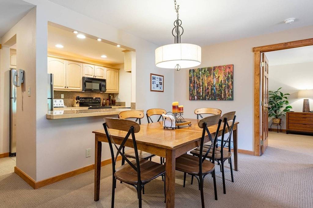 Ganze Wohnung, Effortless Convenience & Comfort: Spend the Day at the Mountain & Night by the Fire | Cozy 1 Bedroom in Avon, Beaver Creek