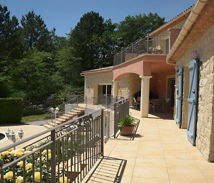 Chambre d’hôte pour 2 personnes, avec jardin et piscine