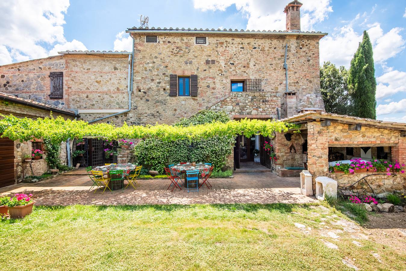 Ganze Wohnung, Ferienwohnung 'Casa Rosa A Murlo' mit Gemeinschaftspool, Wlan und Klimaanlage in Murlo, Chianti