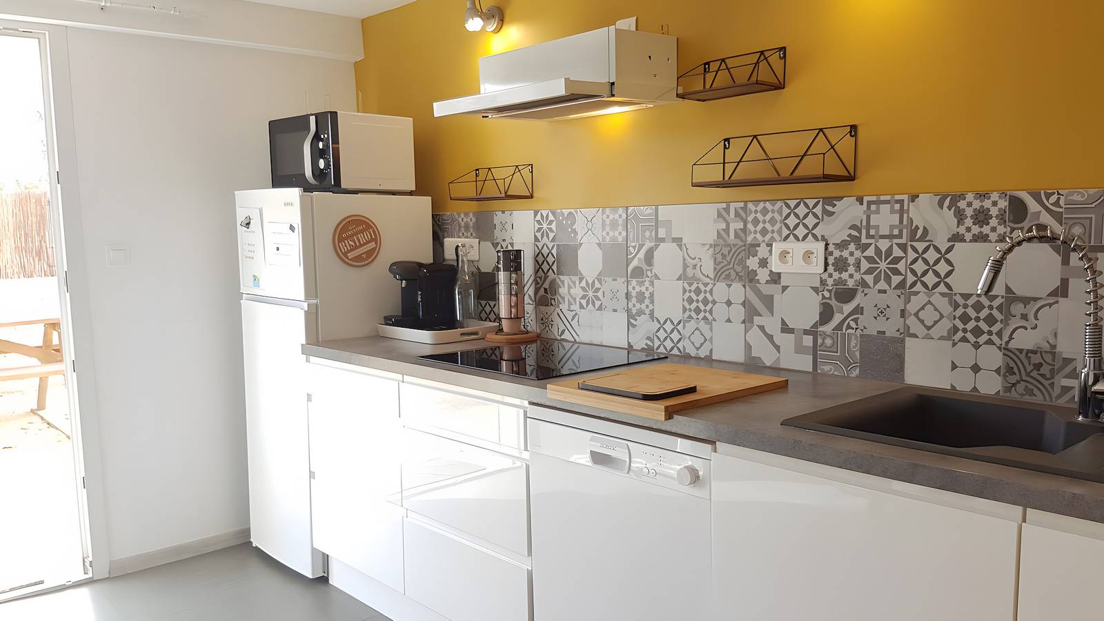 Entire apartment, Apartment 'La Nicoline' with Wi-Fi and Air Conditioning in Pierrelatte, Nyons region