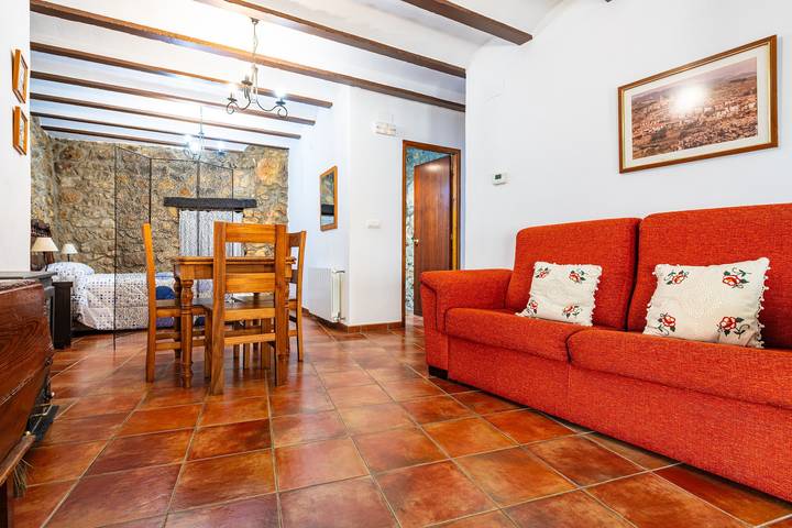 Apartamento entero, Apartamento 'Loft Cuco' con vistas a la montaña y Wi-Fi in Puebla de Benifasar, Massis dels Ports