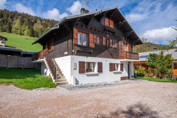 Chalet für 8 Personen, mit Terrasse und Garten - 1
