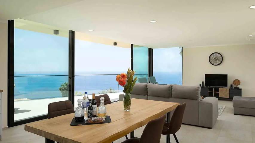 Bungalow für 8 Personen, mit Terrasse und Pool sowie Garten auf Madeira - 2