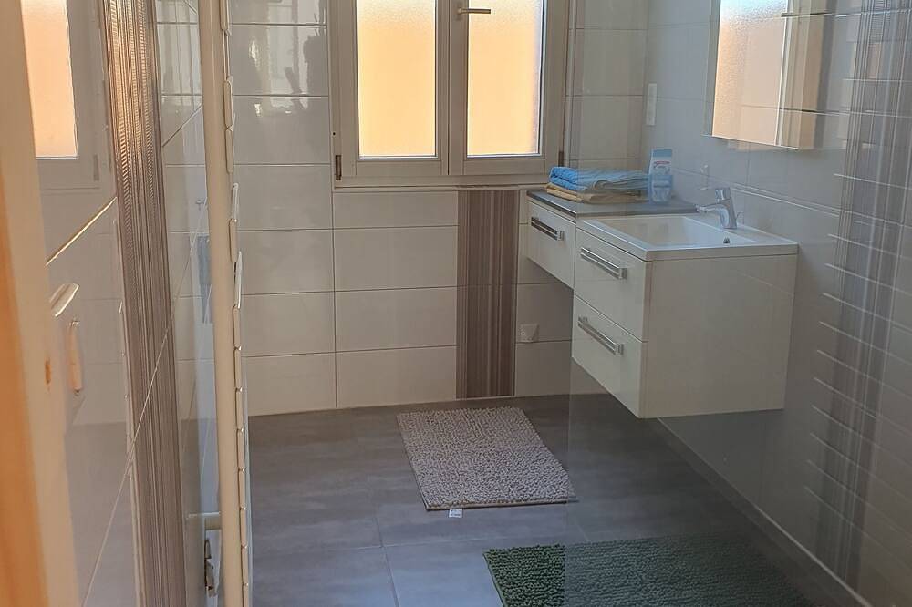 Entire apartment, Bright, spacious cocoon 5 min from station in Chaprais-Cras, Besançon