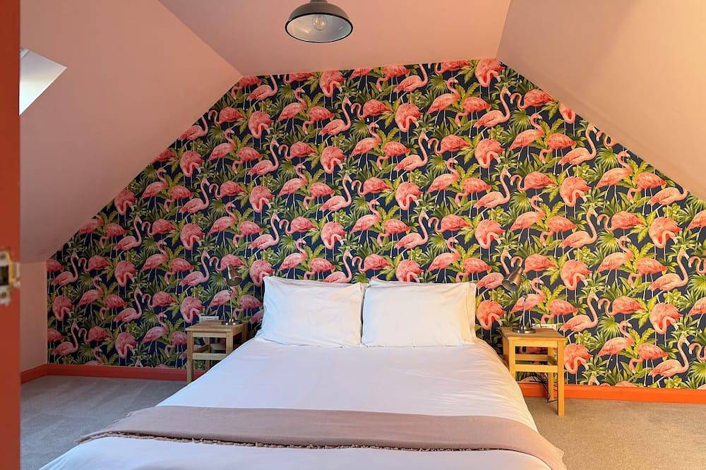 Large, bright, seaside family home with garden & parking, close to Walpole Bay. in Botany Bay, Kent