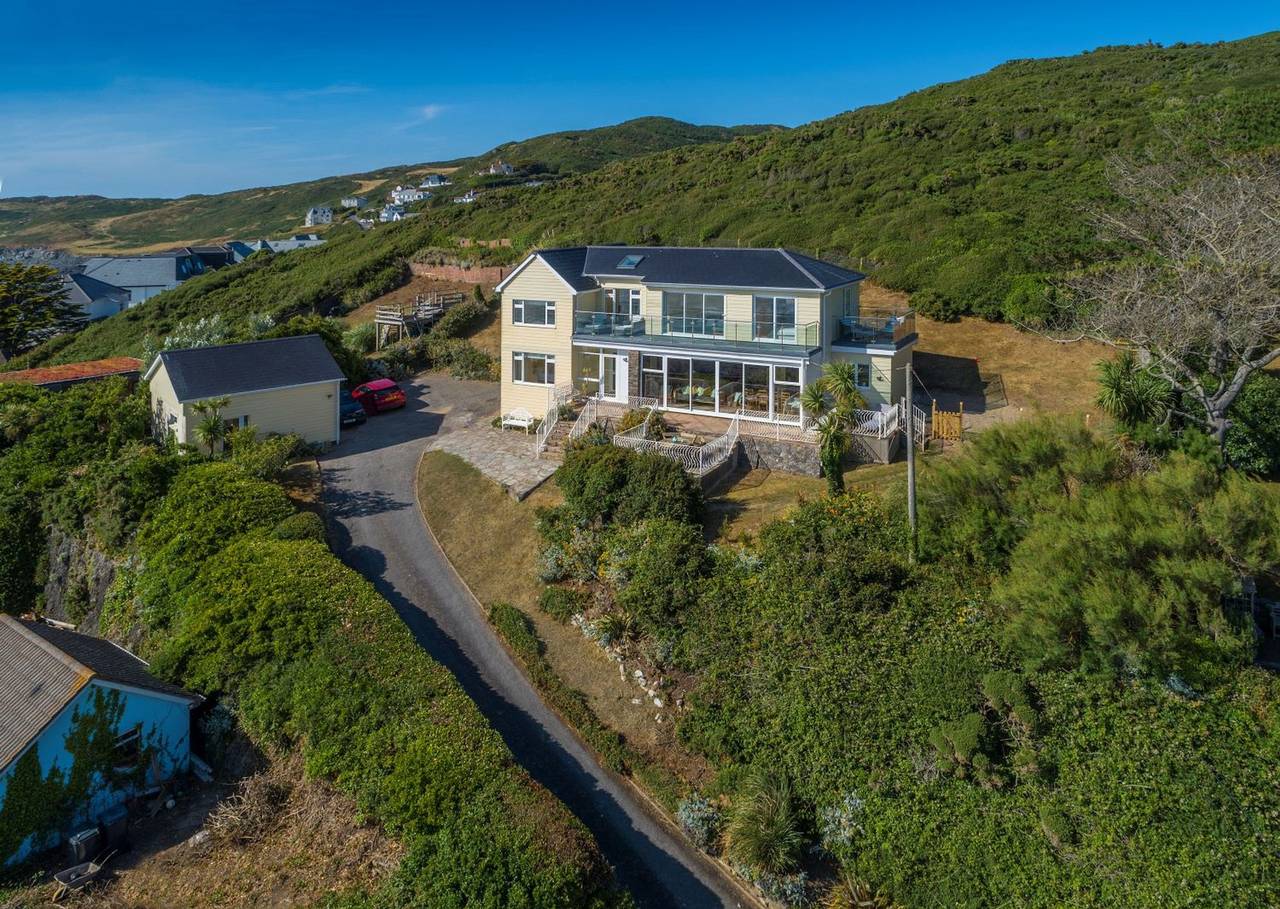 Superb Panoramic Sea Views Sleeps 10 Pet Friendly in Woolacombe, Devon