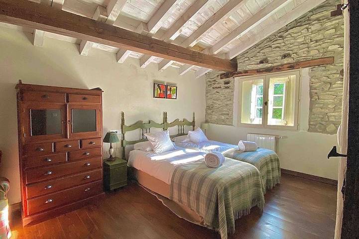 Ganze Wohnung, Welcome to Etxea ,  villa located at Ulle Gorri Farmhouse in Urkabustaiz, Cordillera Cantábrica