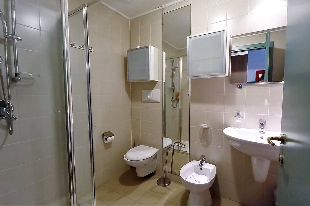 Apartment in the Olympic village near the center 100 meters from the lifts in Sestriere, Via Lattea