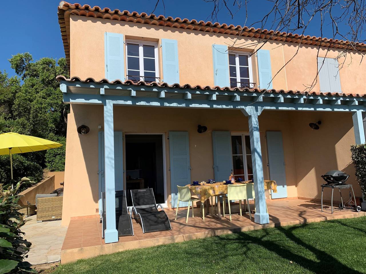 Maison De Vacances pour 6 Personnes dans Roquebrune-sur-Argens, Région de Draguignan