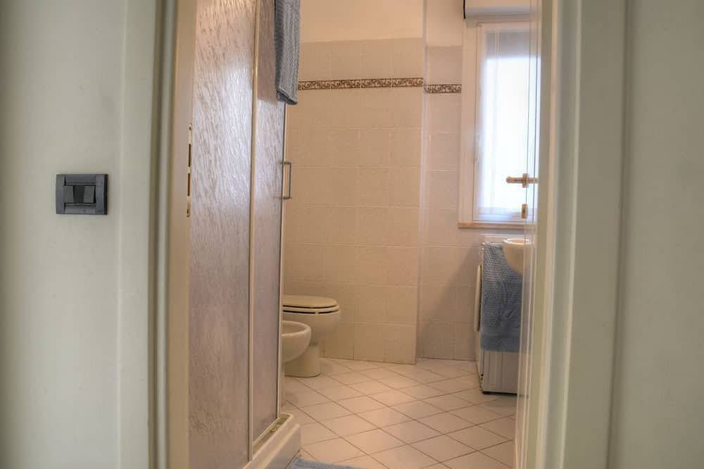 Ganze Wohnung, Innenausstattung 3 - Zweizimmerwohnung 50 m. vom Meer aus für Rollstuhlfahrer zugänglich in Laigueglia, Riviera di Ponente