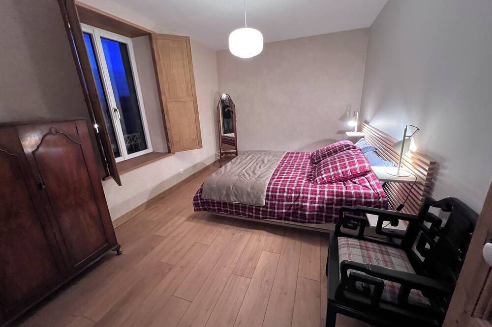 Large family home, completely renovated, between sea and countryside. in Réville, Cherbourg und Umgebung