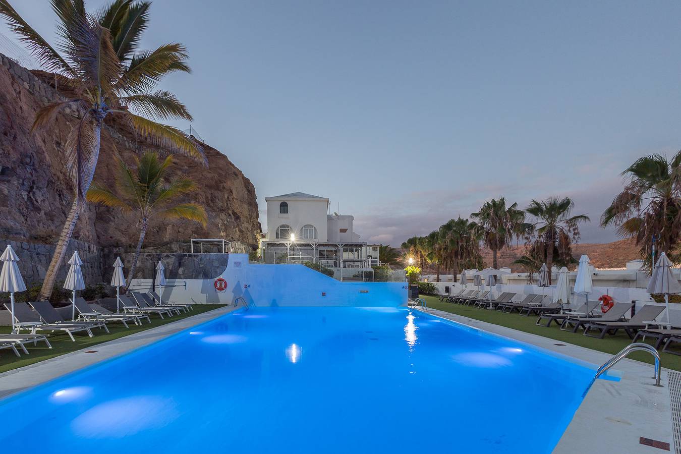 Apartamento entero, 2Br Private Terrace House - Solarium & Pool in Puerto Rico (Gran Canaria), Gran Canaria Sur