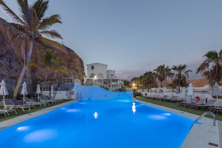 Holiday home for 5 people, with Balcony and Terrace as well as Pool in Puerto Rico (Gran Canaria)