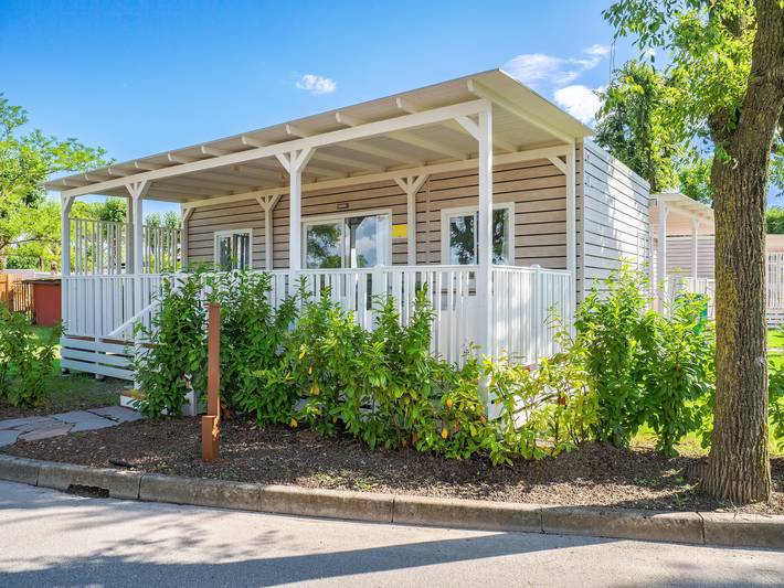 Camping per 4 persone, con piscina, adatto a famiglie con bambini in Friuli-Venezia Giulia