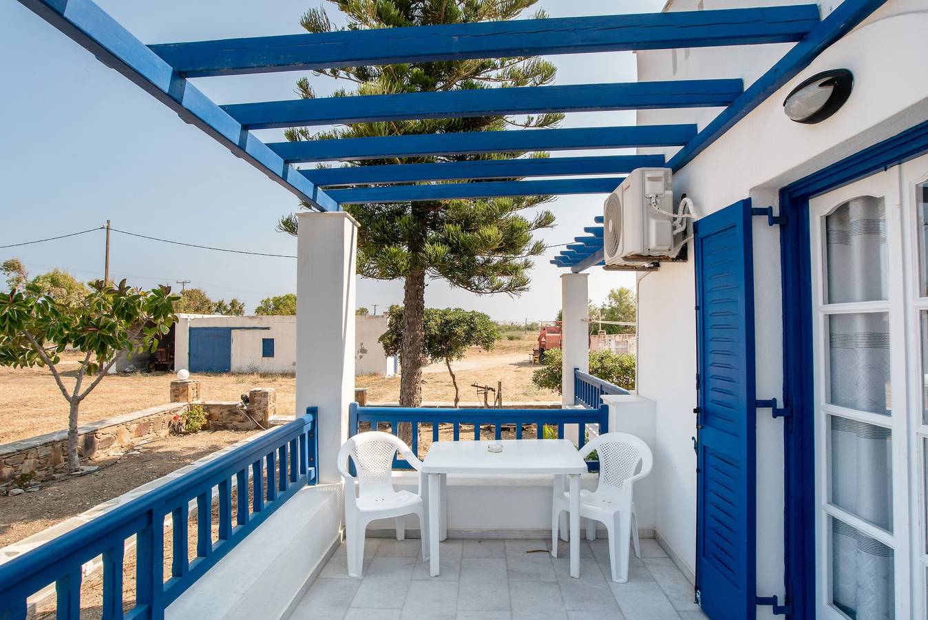 Entire studio, Studio Apartment '1' with Sea View, Wi-Fi and Air Conditioning in Cyclades
