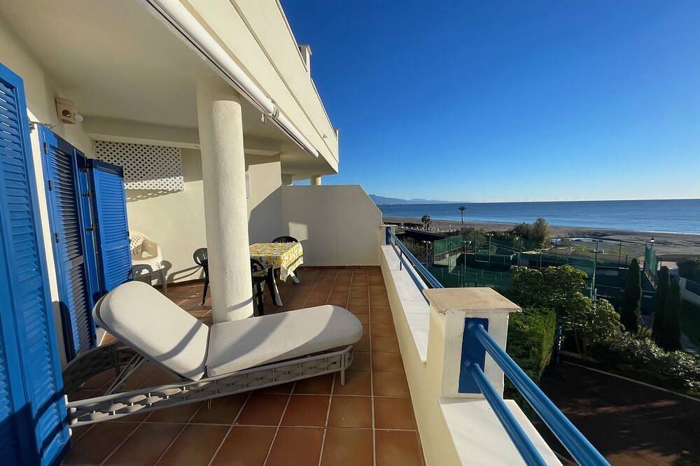 Apartamento entero, Sabinillas Promenade Beachfront Apartment in San Luis de Sabinillas, Manilva