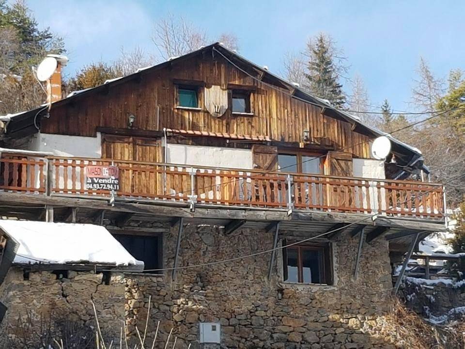 Sur Un Petit Nuage in Roubion, Région de Nice