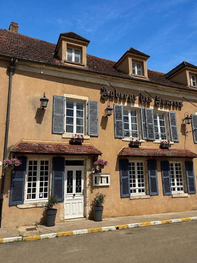 Hôtel pour 2 personnes, avec terrasse et vue à Druyes-les-Belles-Fontaines
