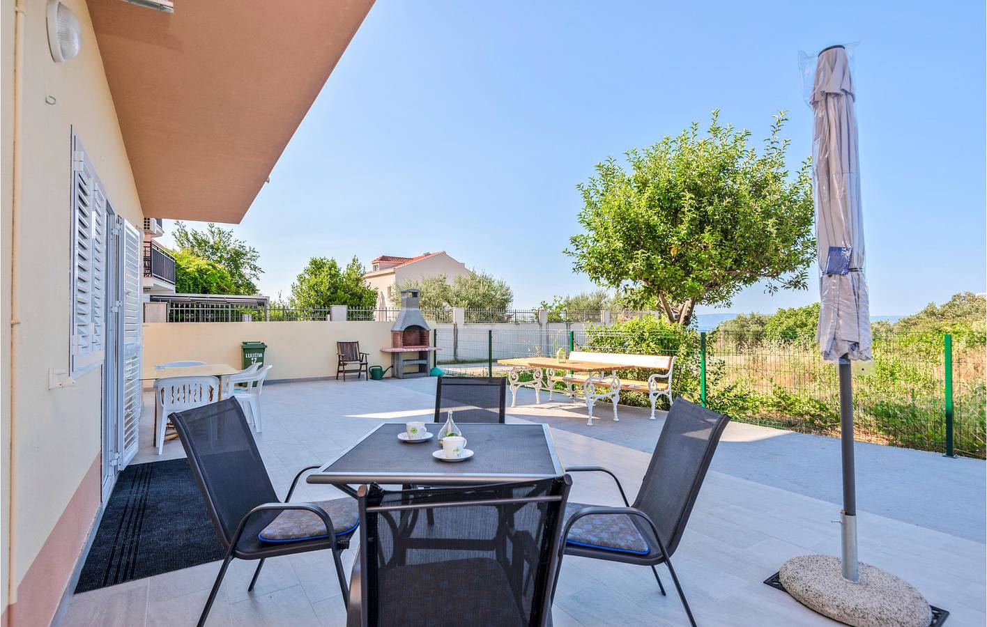 Appartement de vacances entier, Appartement avec vue sur la mer, Wi-Fi et terrasse, à proximité des attractions de Makarska in Makarska, Makarska riviera