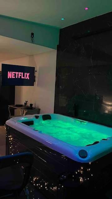Gîte pour 2 personnes, avec jacuzzi et terrasse à Bobigny