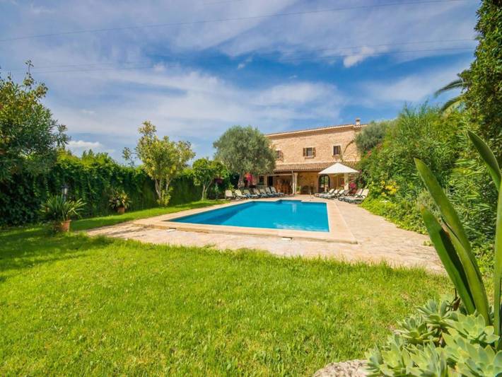 Maison de vacances pour 12 personnes, avec terrasse et piscine, adapté aux familles à Búger