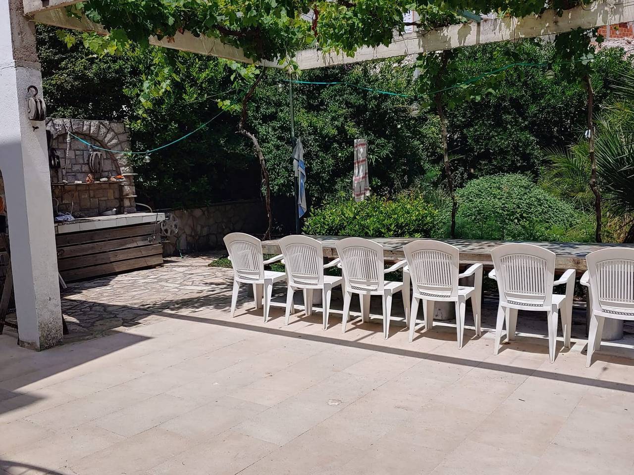 Ganze Wohnung, Seaside Apartment Šolta-Three Bedroom Apartment with Terrace in Necujam, Solta