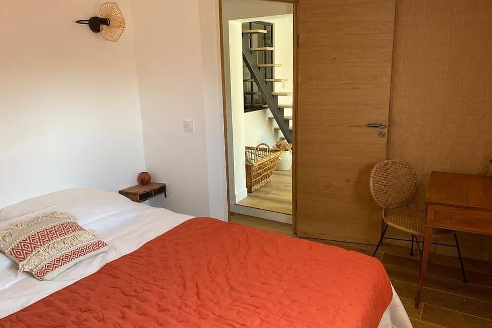 Nice Villa on Presqu'ile de Giens Awsome sea view, very quite neighborhood. in La Madrague, Hyeres
