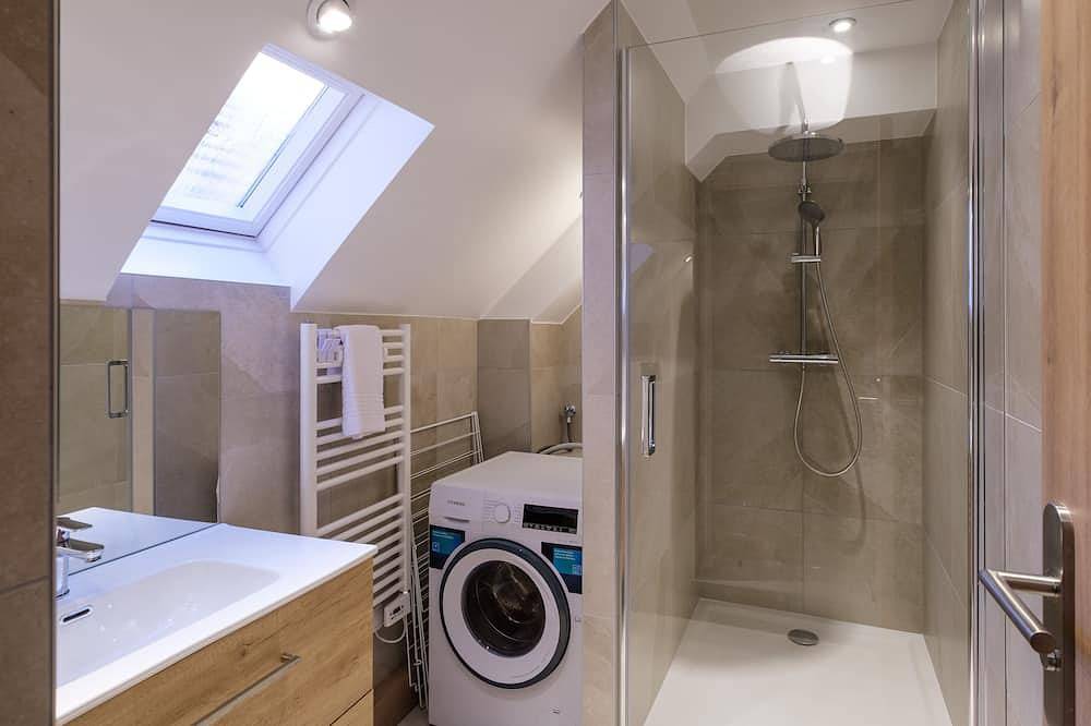 Ganze Wohnung, T2 moderne proche des Thermes & centre in Lons-le-Saunier, Jura
