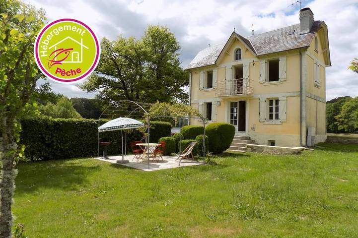 Location de vacances pour 3 personnes, avec jardin, animaux acceptés dans Sénaillac-Latronquière